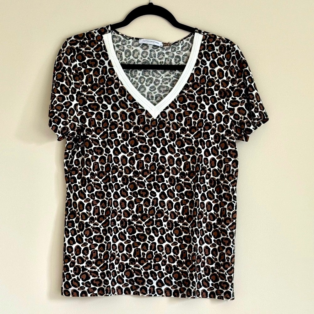 Cotton Brothers Vneck Short Sleeve Animal Print Tee SZ.M